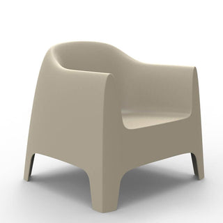 Vondom Solid armchair polyethylene by Stefano Giovannoni Vondom Ecru - Buy now on ShopDecor - Discover the best products by VONDOM design